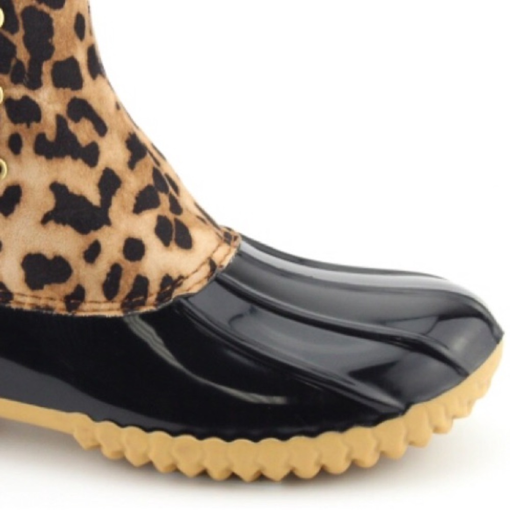 Nature Breeze Leopard Waterproof Duck Rain Boot - Picture 3 of 12